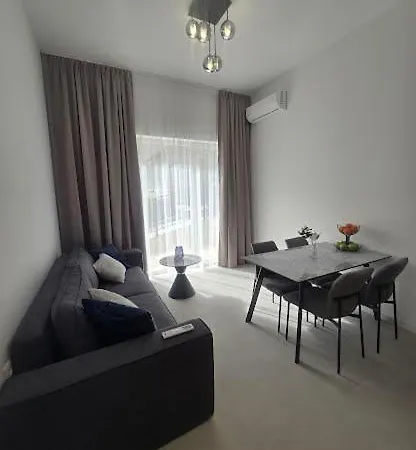 Grand Deluxe דירה
